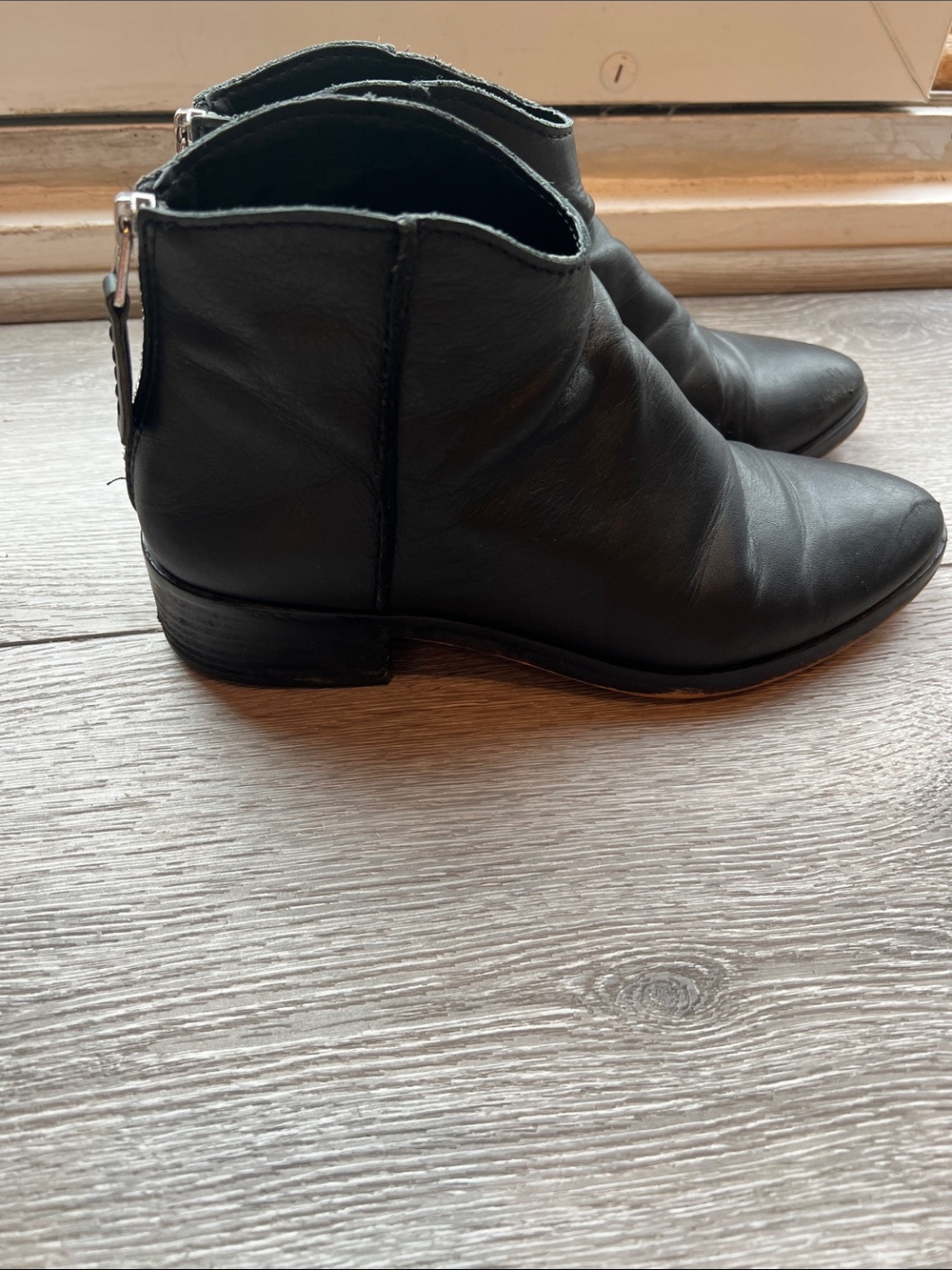 Women’s Doce Vita Black Leather Ankle Boots